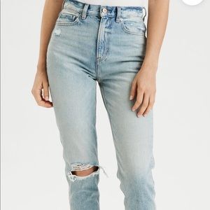 AE MOM JEANS NWOT